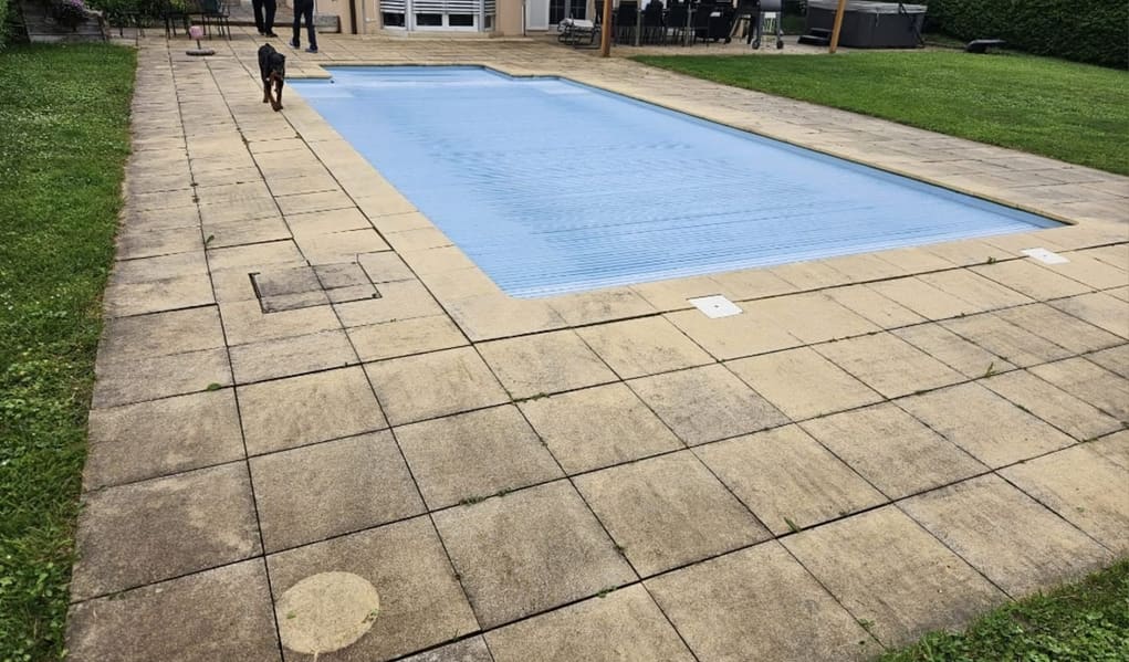 Plage de piscine, avant intervention